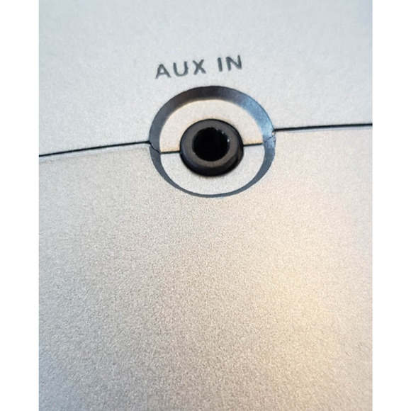 TIMEX AM/FM Dual Alarm Clock Radio T231Y Plays Music From Your Smart Phone - Picture 7 of 13